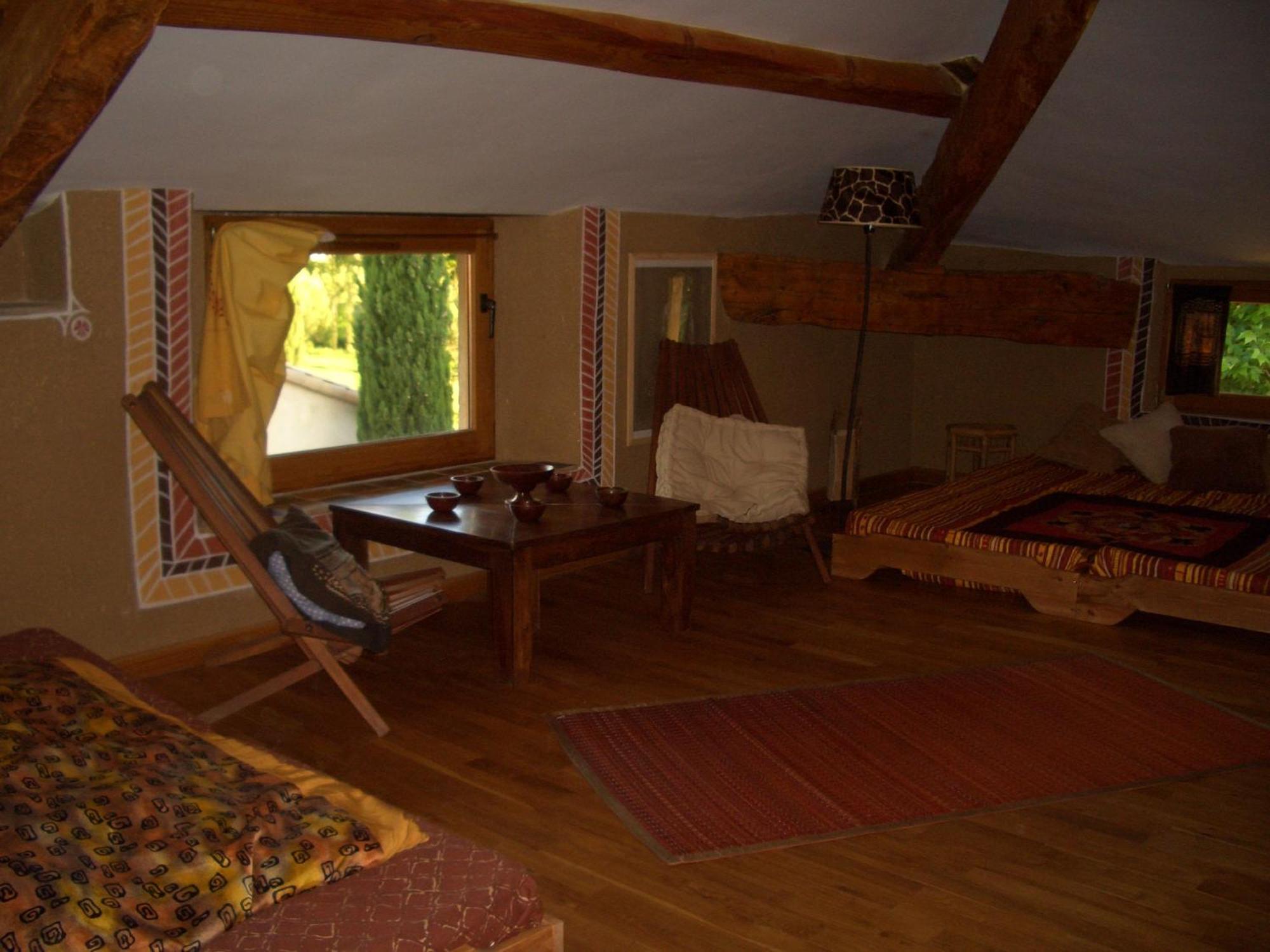 La Source, Vegetarian Guest House Chabeuil Luaran gambar